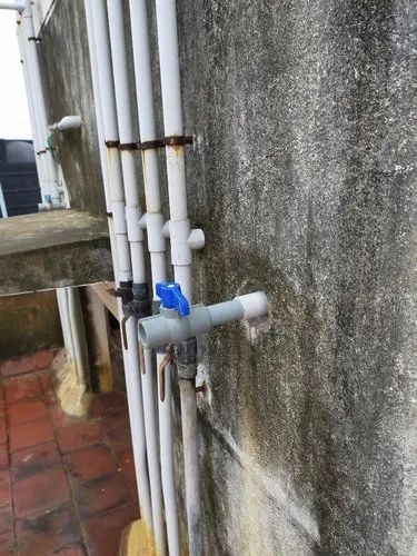 41; Watertank Outlet Pipe Blockes