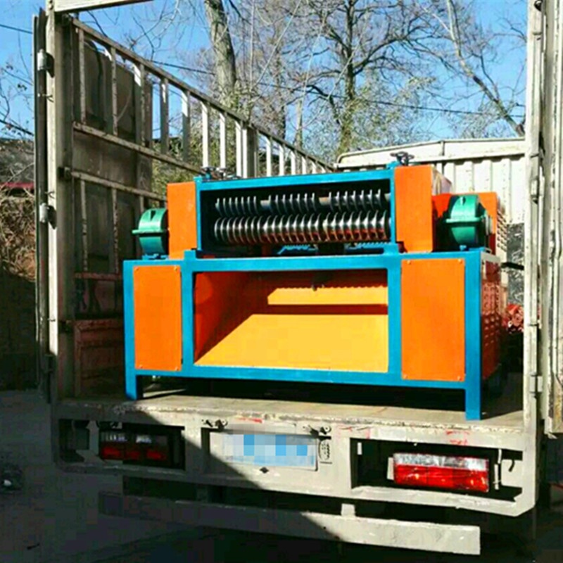 Scrap car radiator copper pipe peeling machine