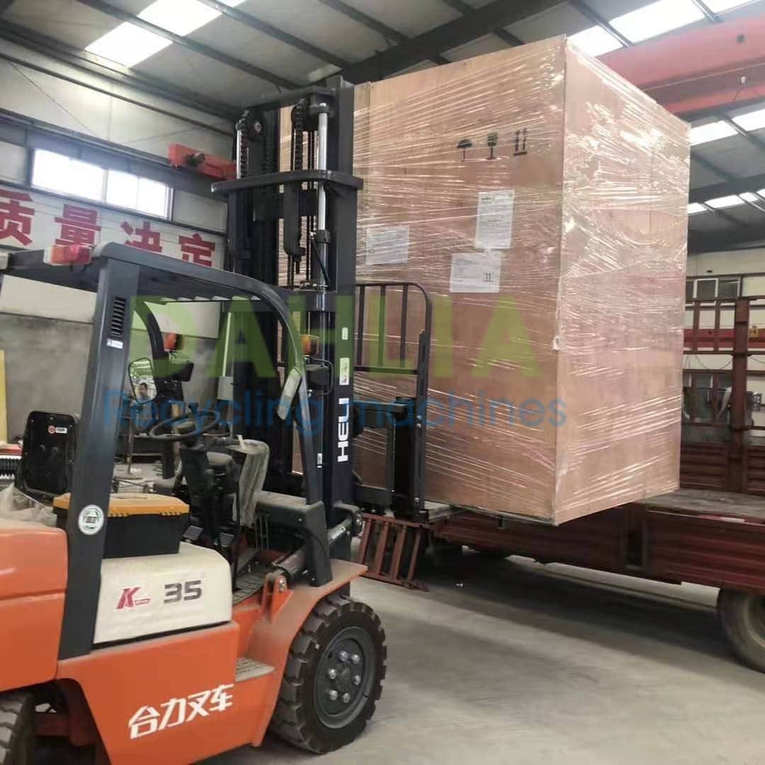 High voltage electrostatic separator for metal