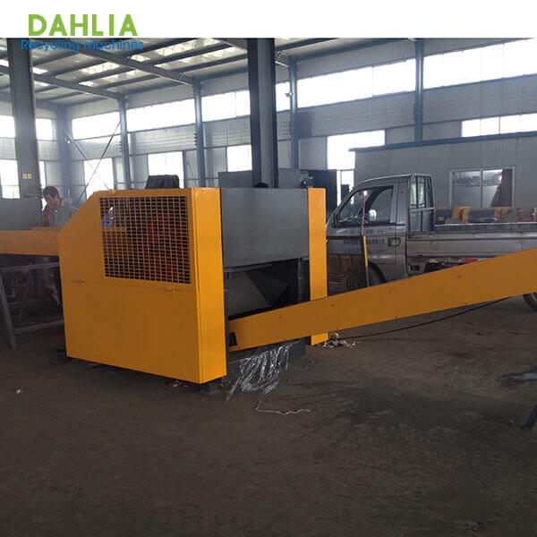 Uniform size newpaper magazine shredder machine