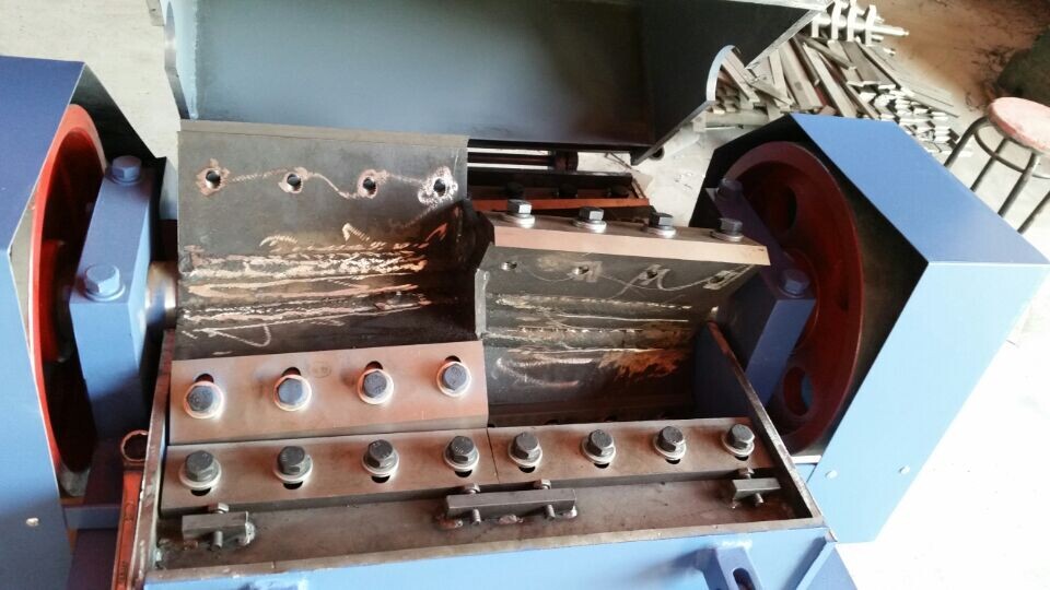 Large feeder plastic crusher