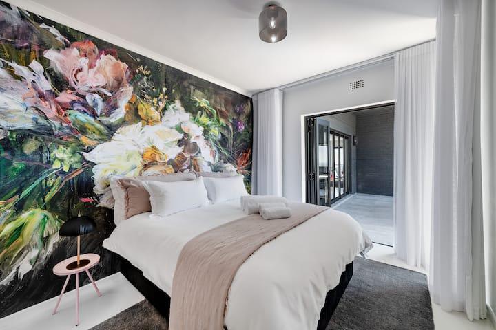 Camps Bay Holiday Villa | Ocean Views 