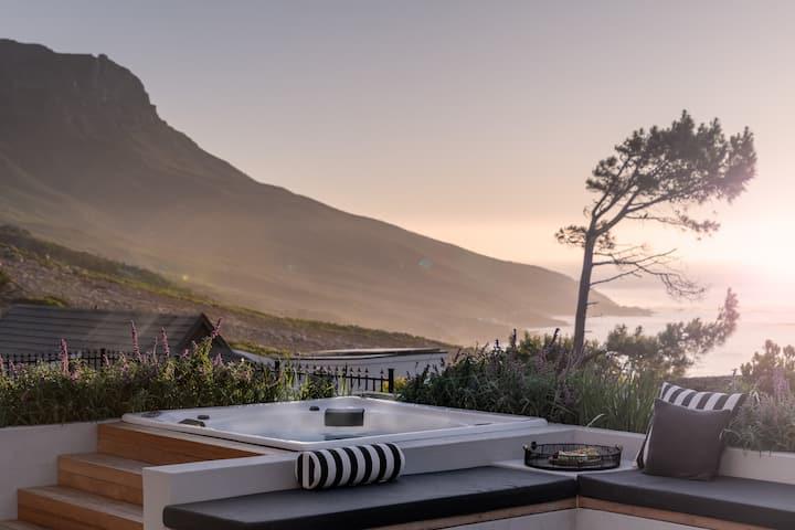 Camps Bay Holiday Villa | Ocean Views 