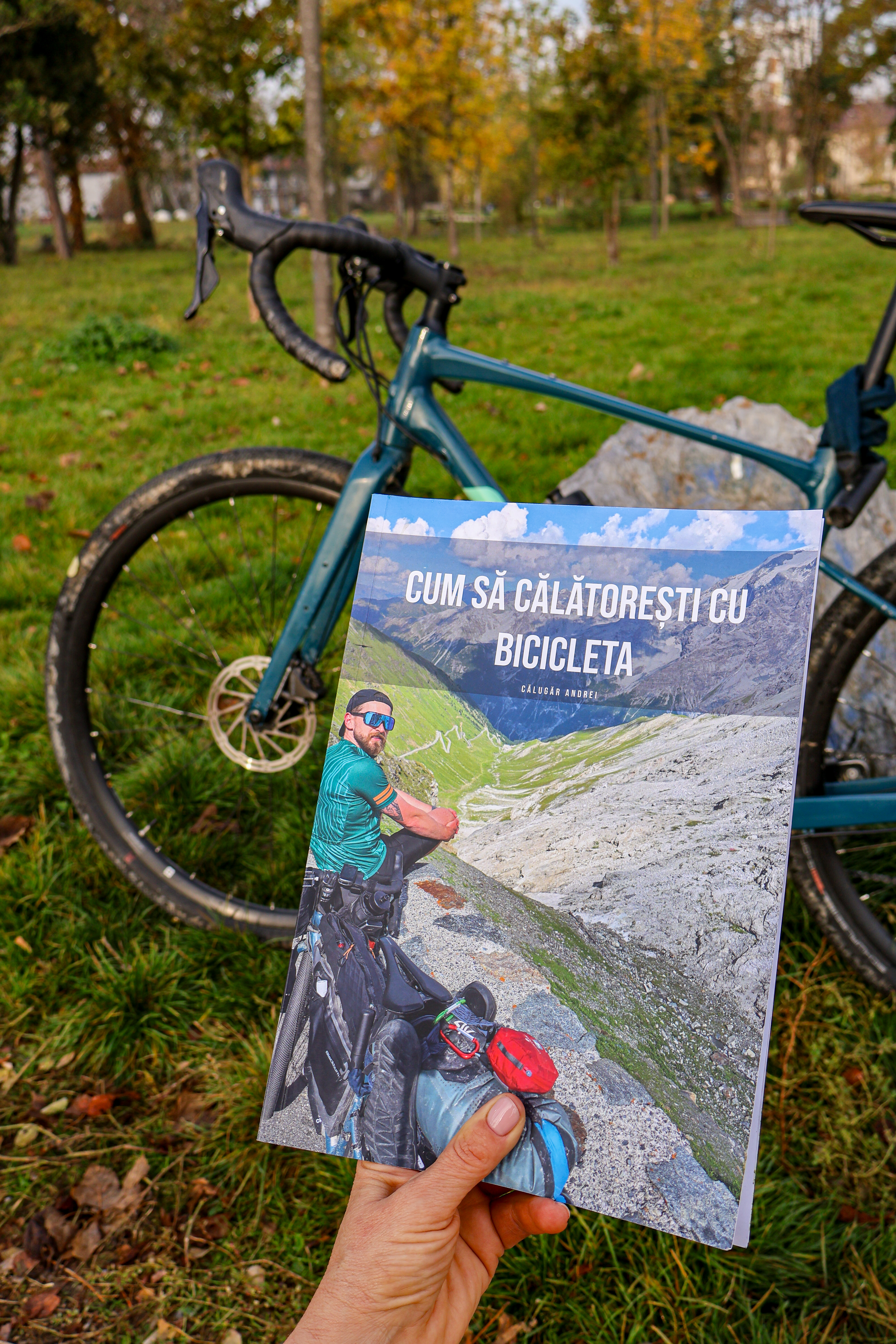 Ghid complet de Bikepacking – Supporter Edition (Ediția tipărită + digital) 