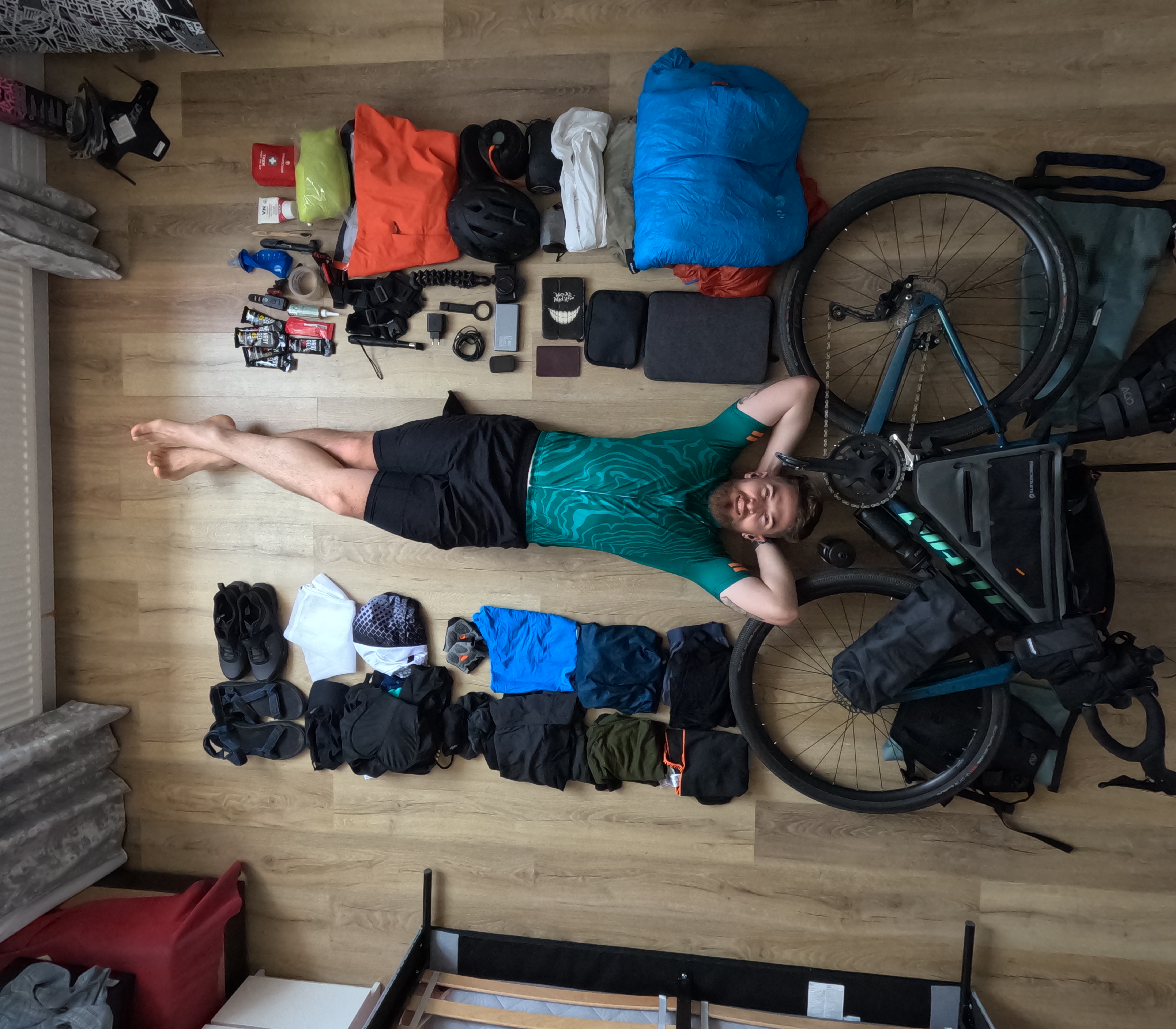 Ghid complet de Bikepacking – Supporter Edition (Ediția tipărită + digital)
