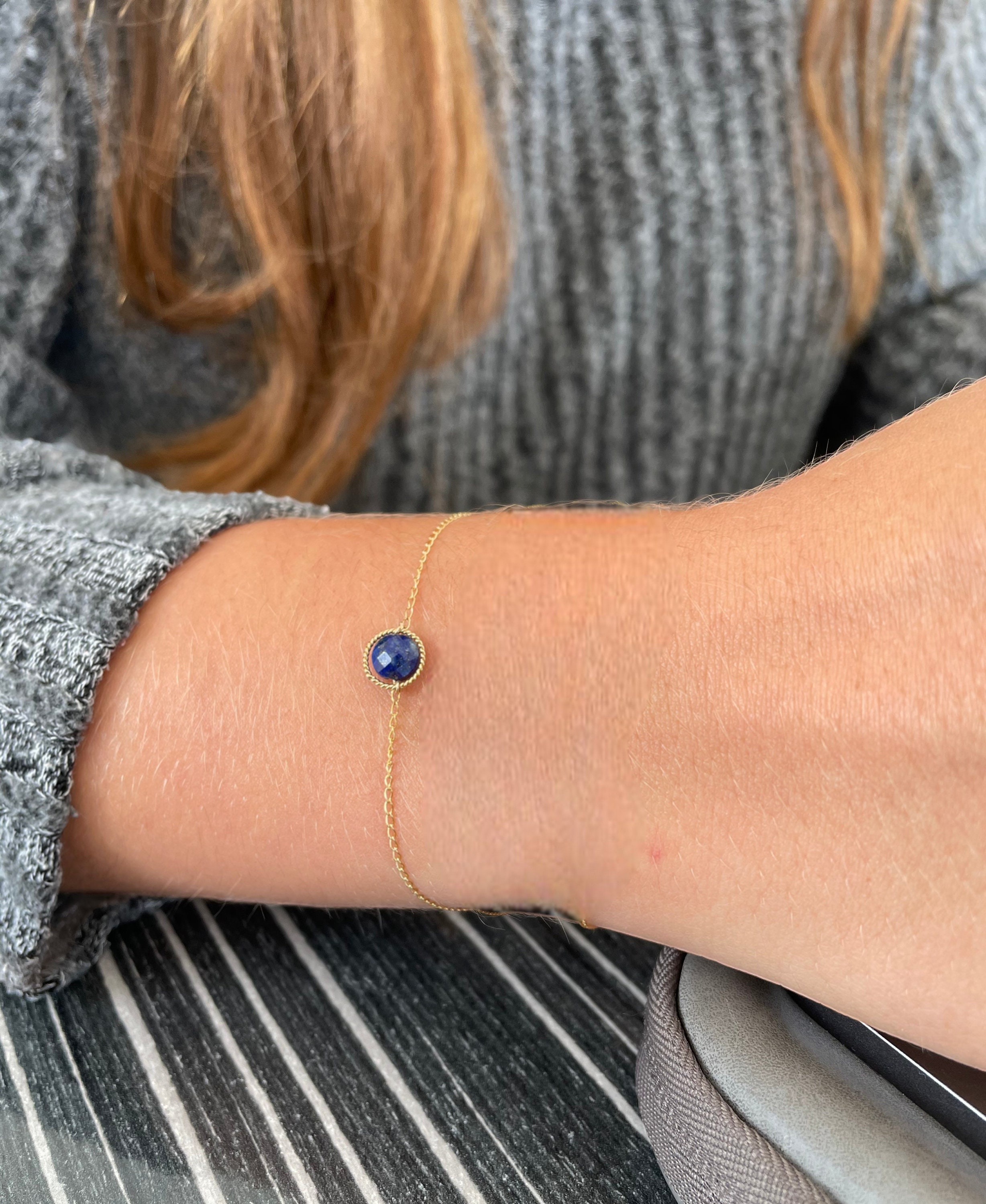 Bracelet pierre encerclée Lapis Lazuli