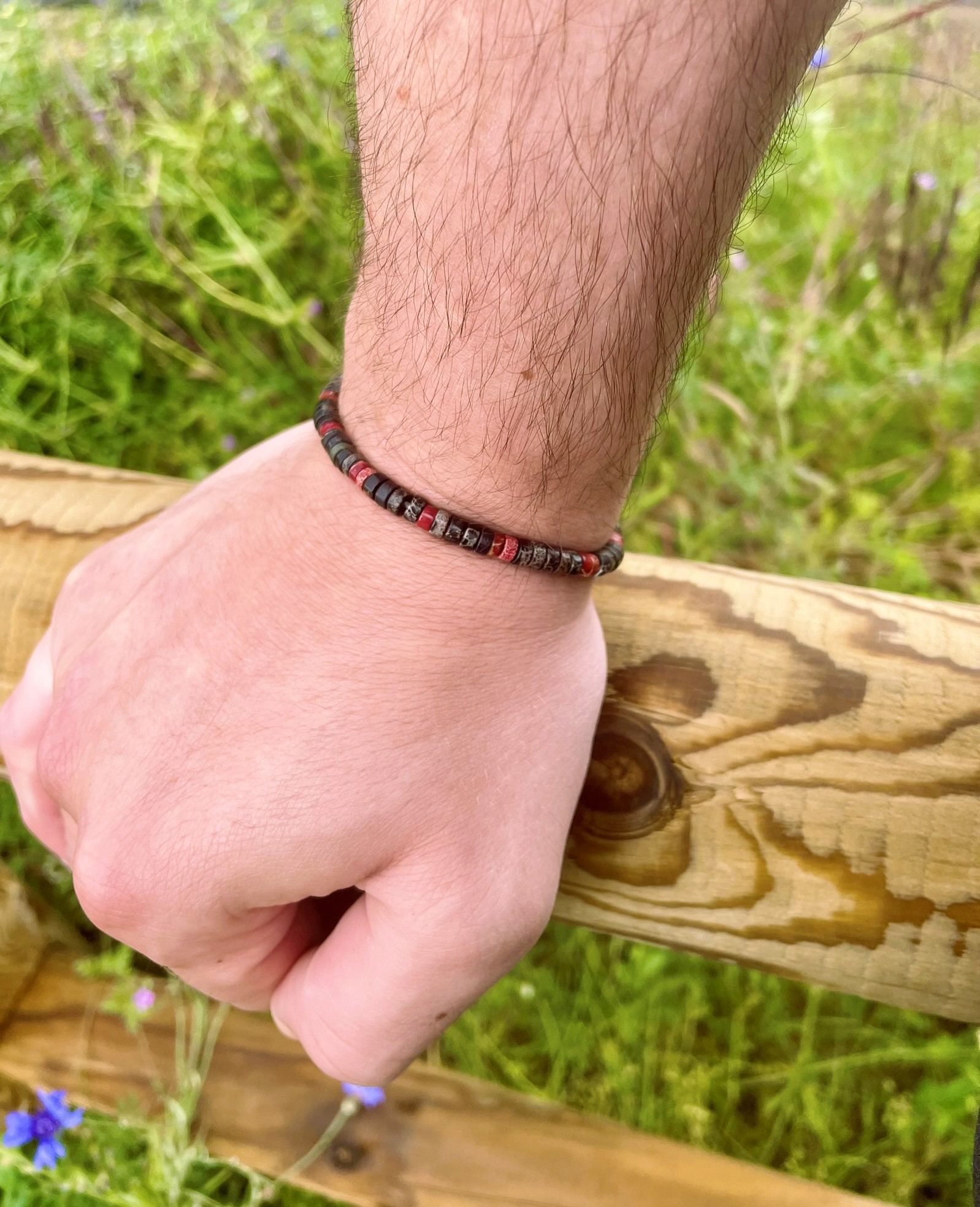 Bracelet perles homme - noir & rouge 