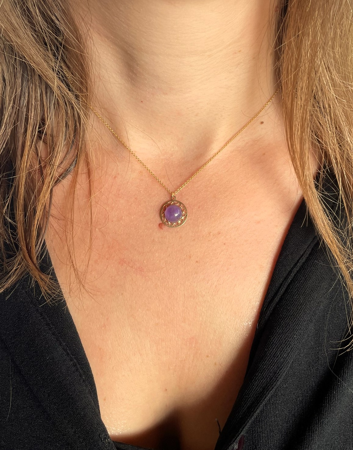 Collier ras de cou pendentif médaillon pierre de naissance