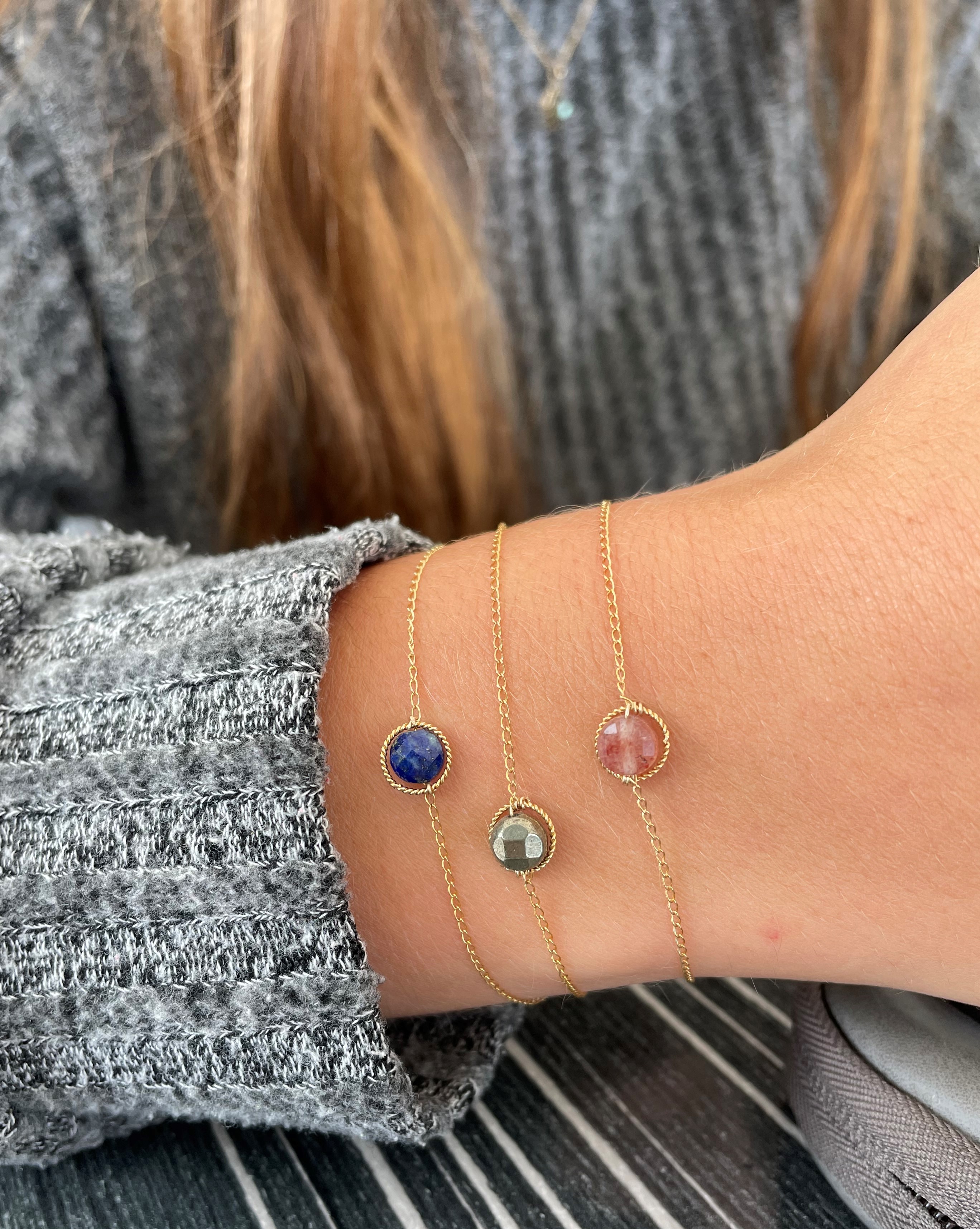 Bracelet pierre encerclée Lapis Lazuli