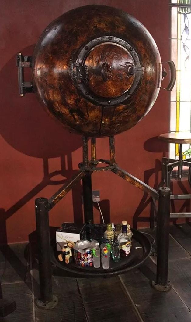 ANTIGUA BOYA DE MAR, BODEGA.