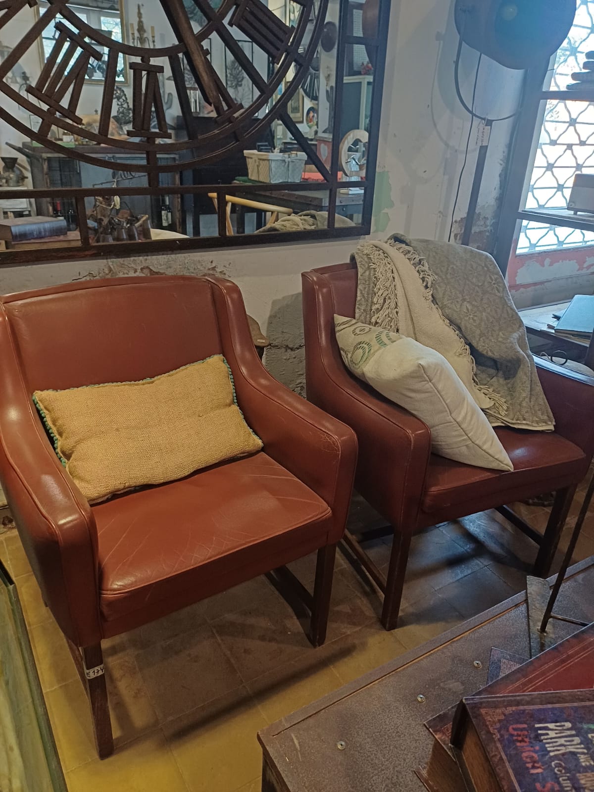 SILLON INDIVIDUAL CUERO X 2