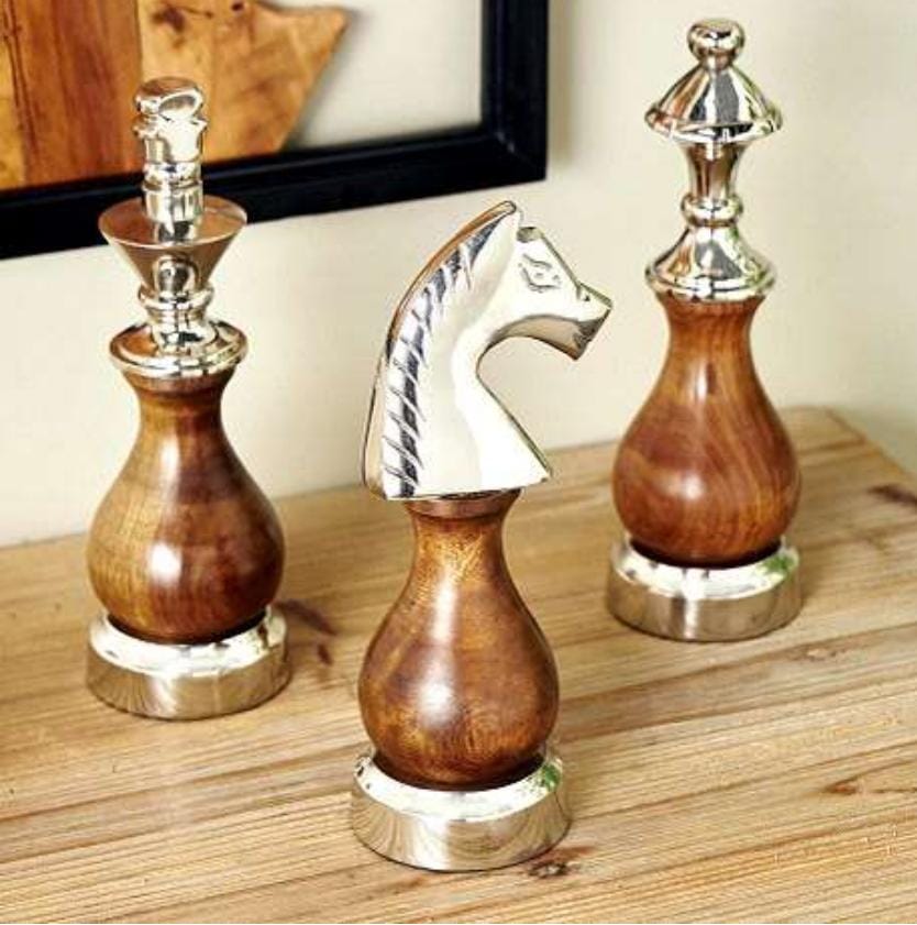 ADORNO AJEDREZ ALUMINIO Y MADERA 8x8x22