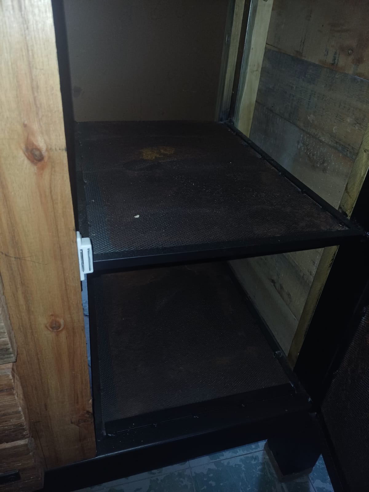 ARRIME HIERRO MADERA 2 PUERTAS 8 CAJONES