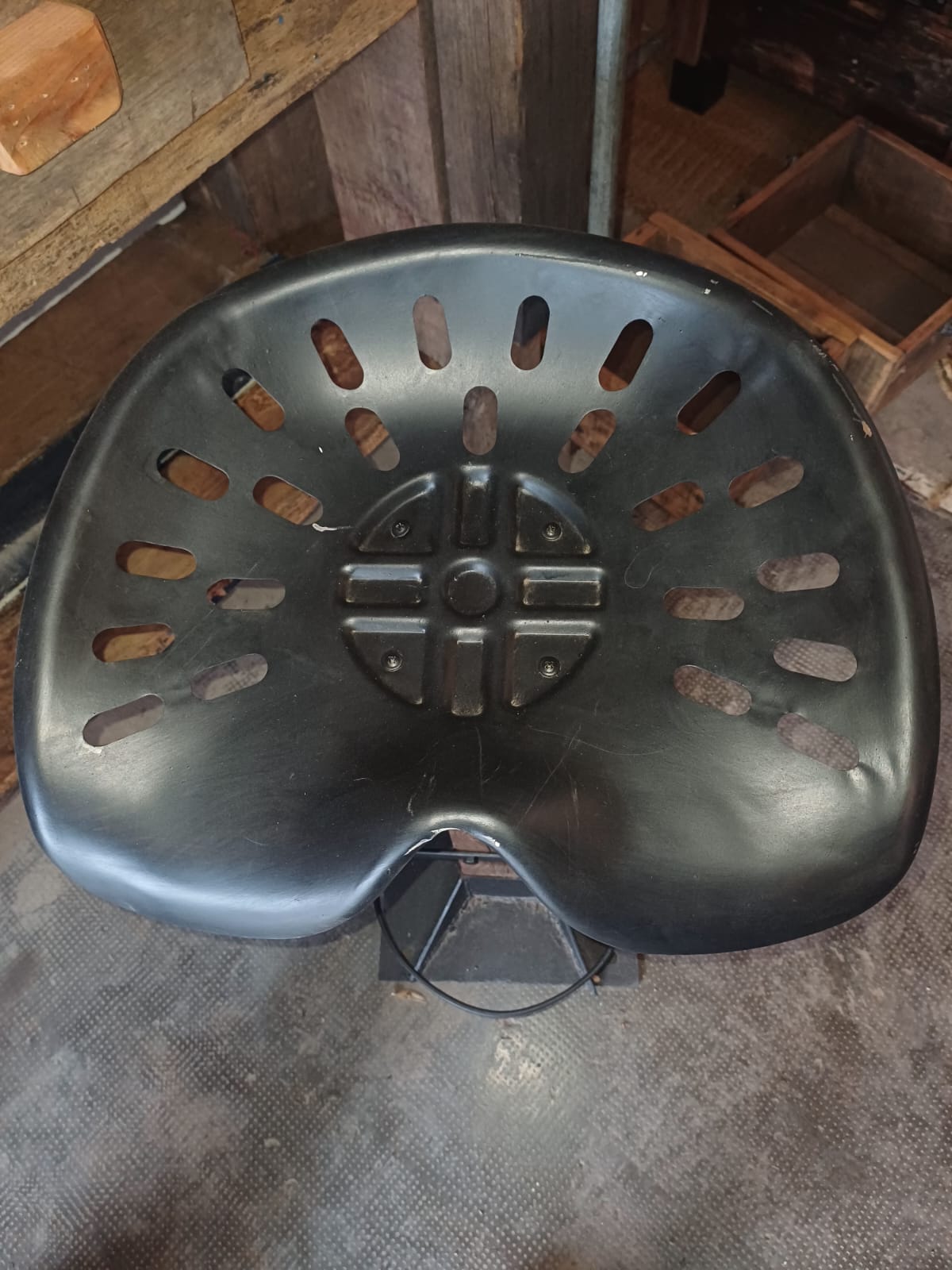 BANQUETA TRACTOR NEGRA MADERA/HIERRO