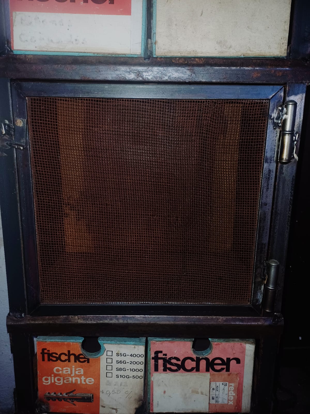 CHIFONNIER ALTO C/CAJONCITOS C/GRAFI MADERA HIERRO