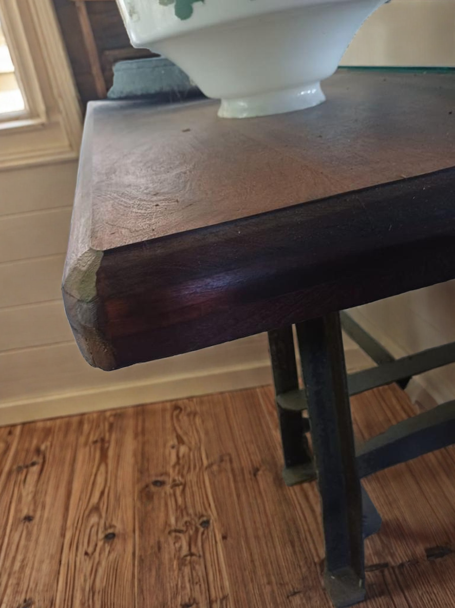 MESA TAPA DURA BASE CABALLETES HIERRO