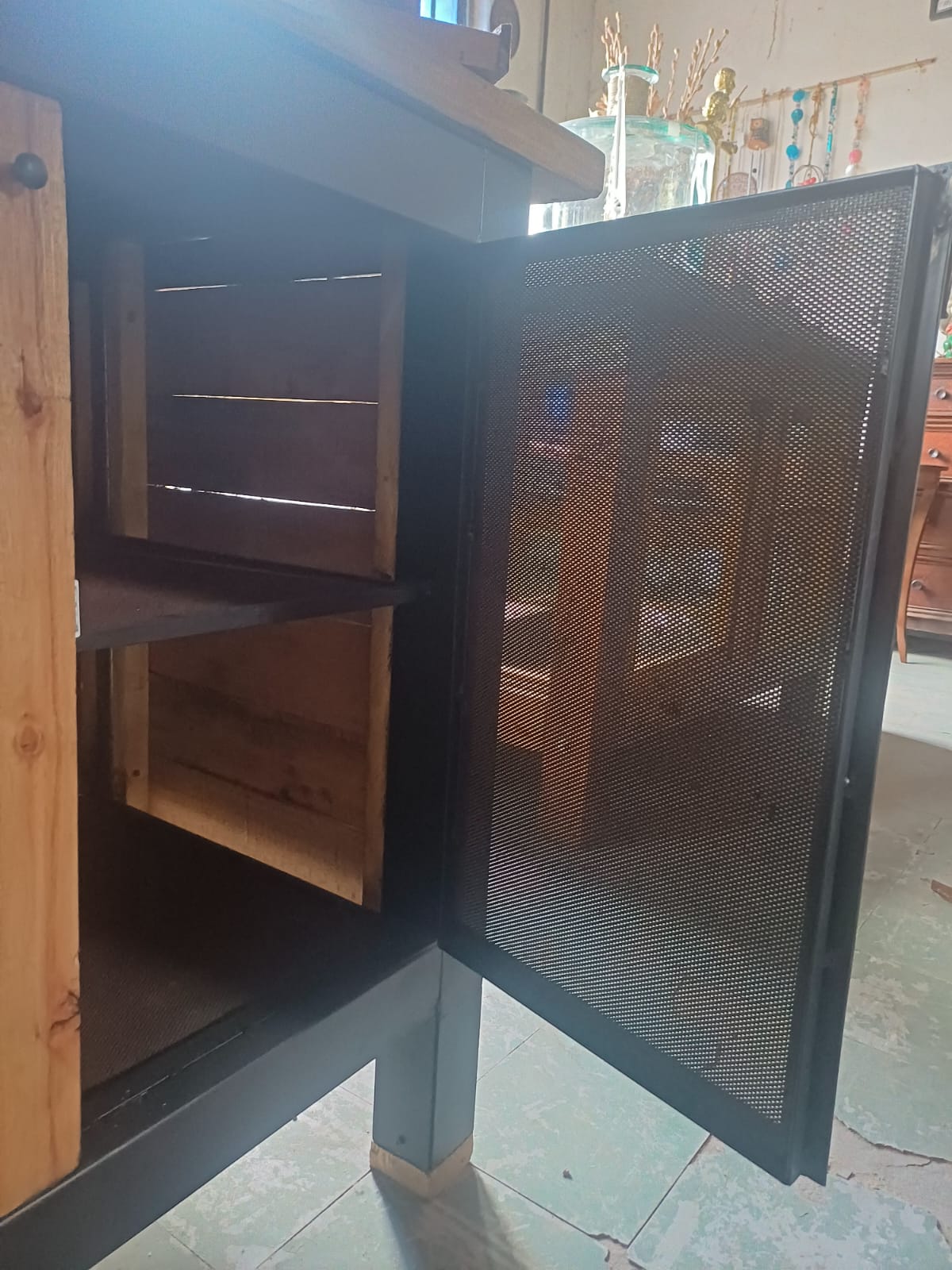 ARRIME HIERRO MADERA 2 PUERTAS 8 CAJONES
