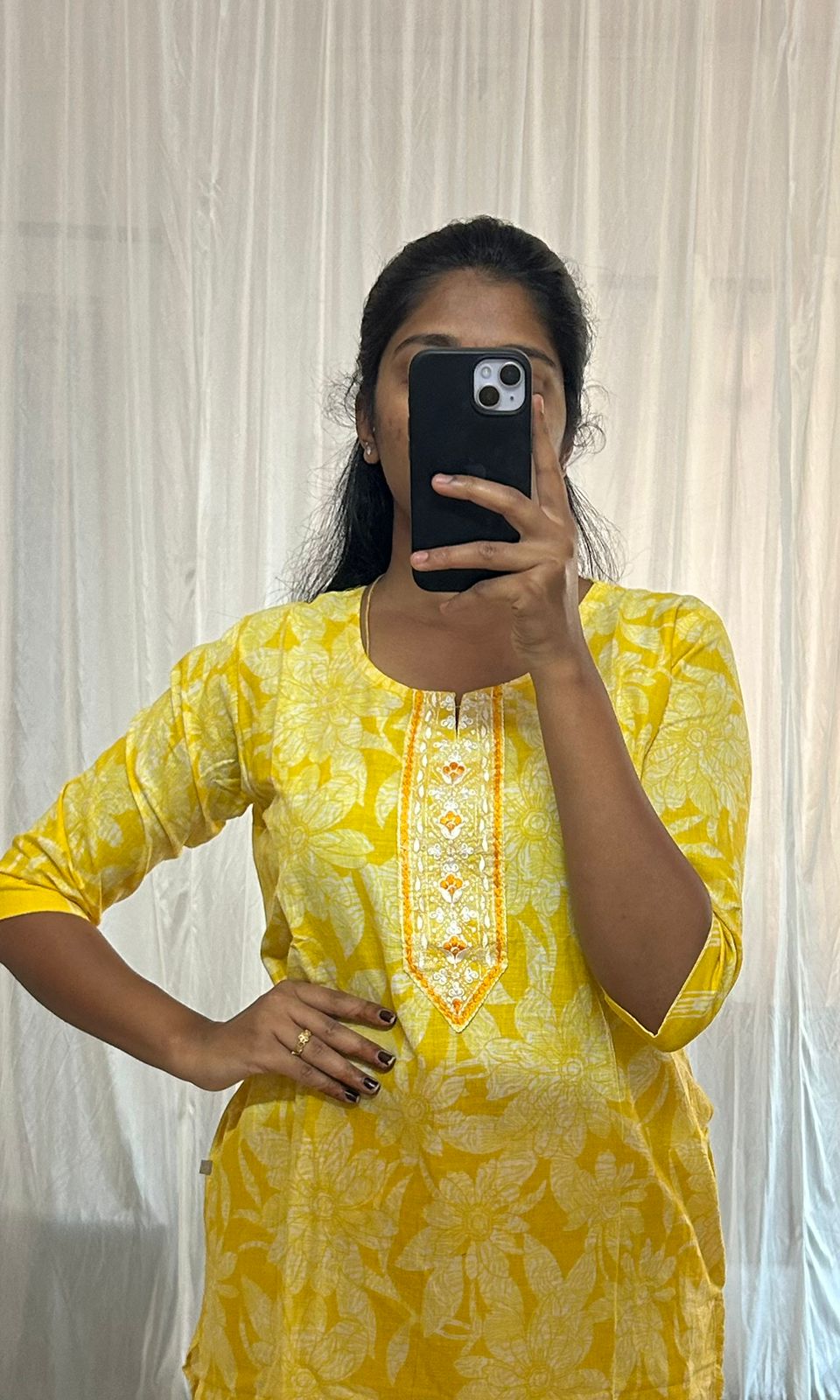 Avaasa Pita Swetha Kurti
