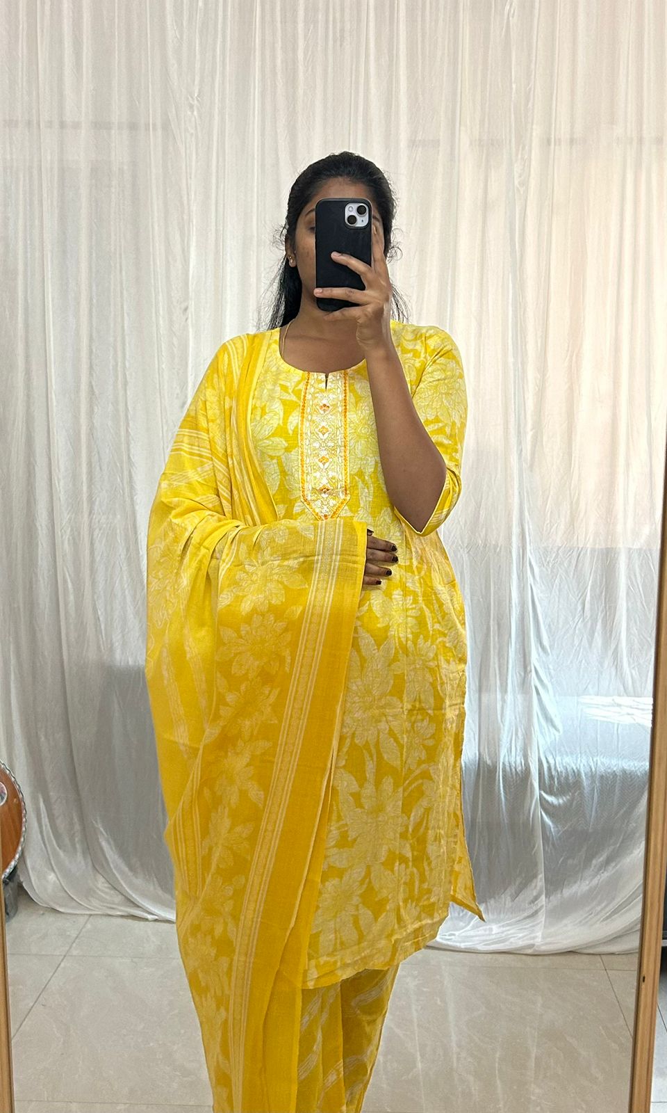 Avaasa Pita Swetha Kurti