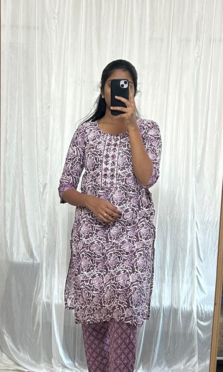 Avaasa Purple Floral Printed Cotton Kurti Set
