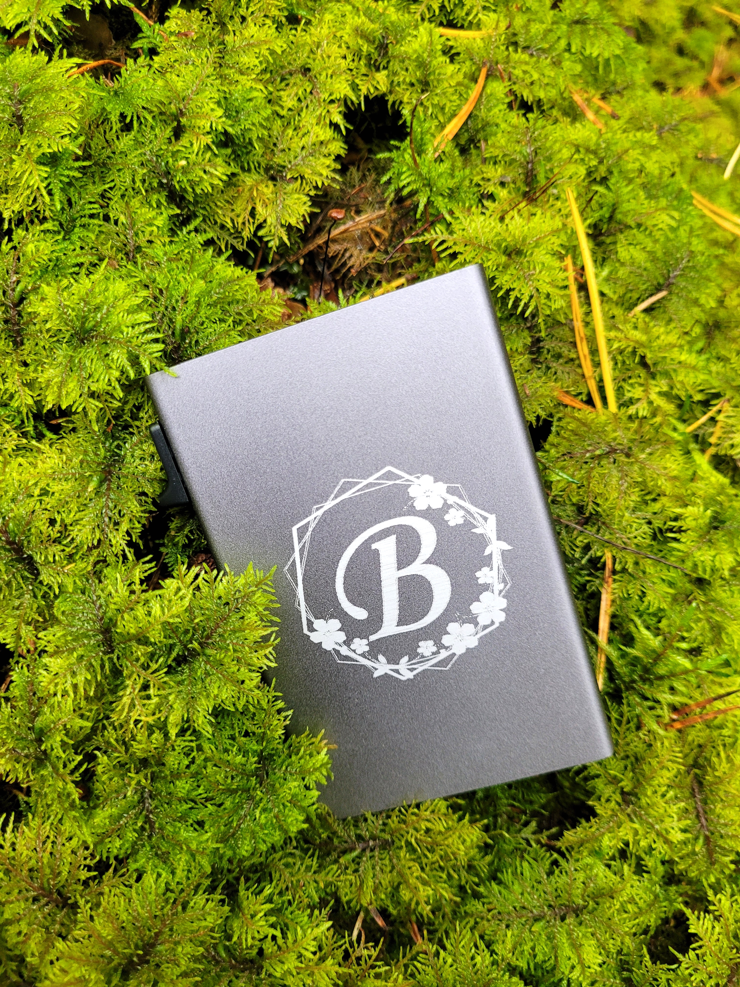 Metalinis personalizuotas kortelių dėklas