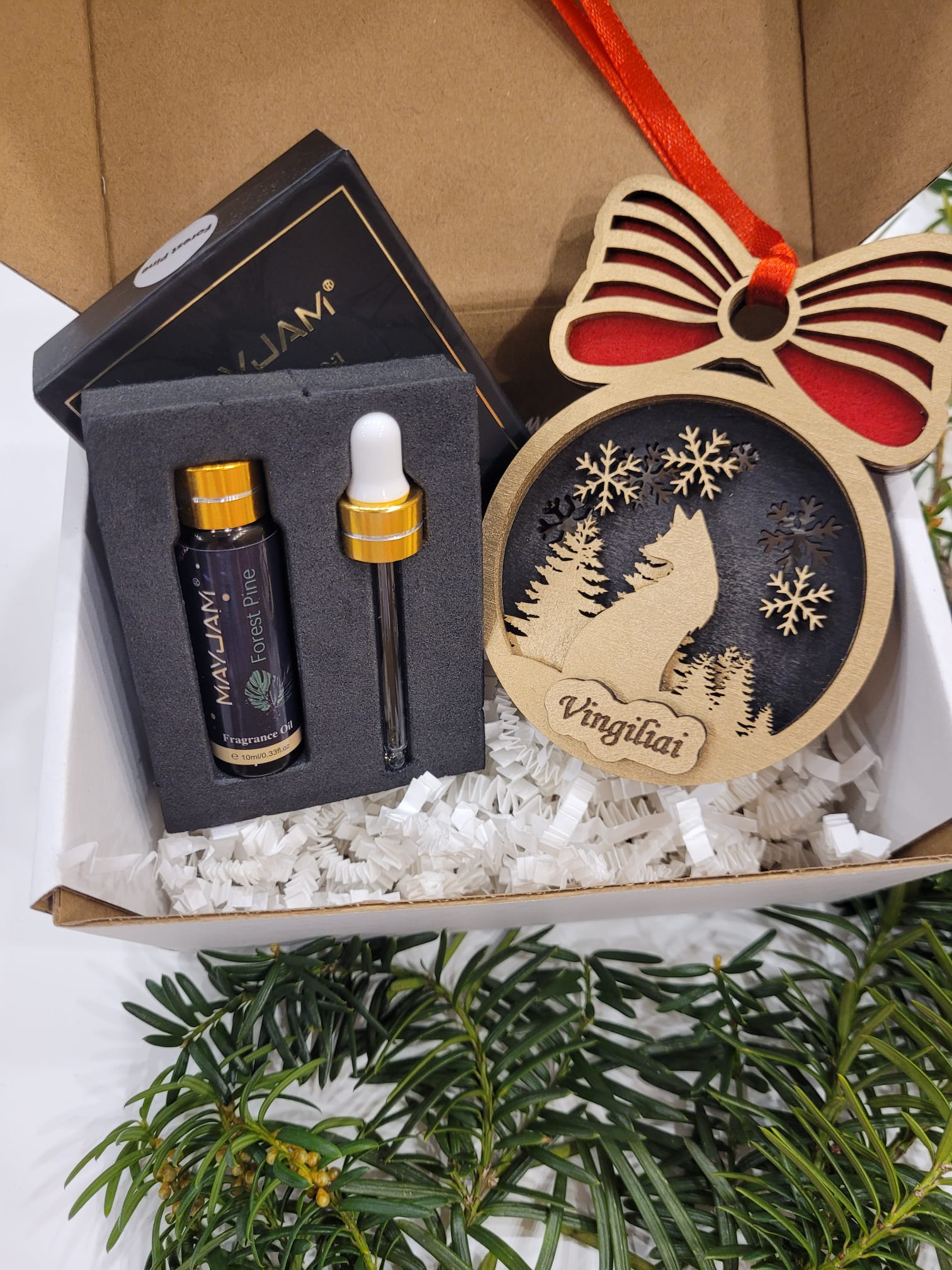 Rinkinys Nr. 14 . Kalėdinis žaisliukas - difuzorius + pušų aliejus Kalėdinis žaisliukas - difuzorius + pušų aliejus 