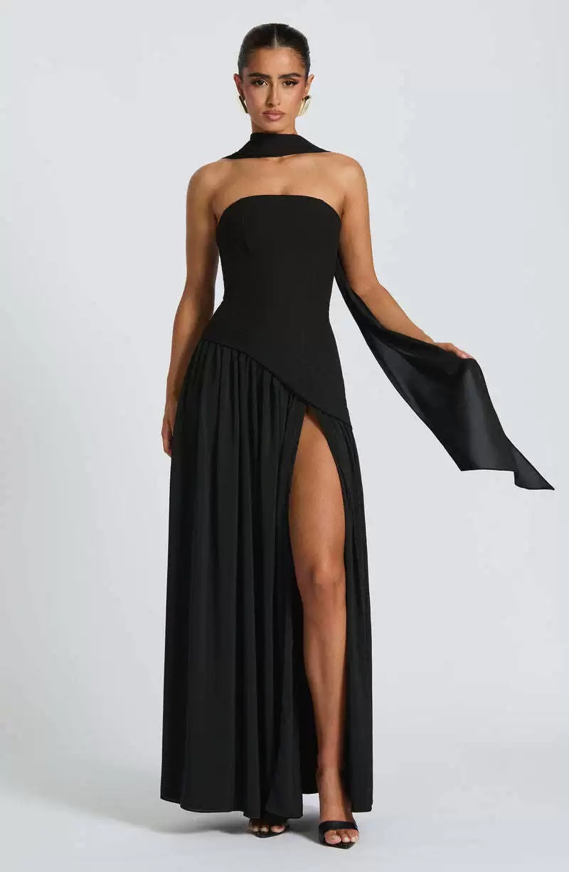 Elegant Strapless choker  Evening Gown