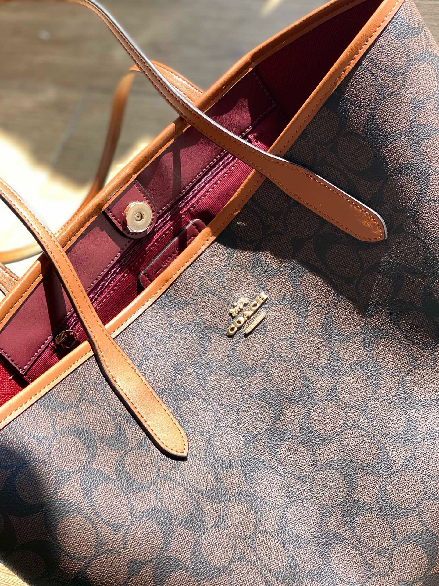 Coach Signature Tote Bag