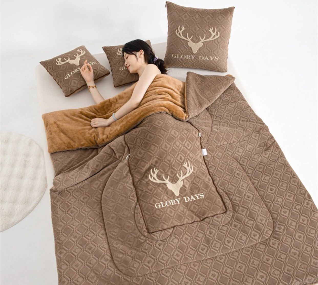 Plush Deer Patterned Blanket Set