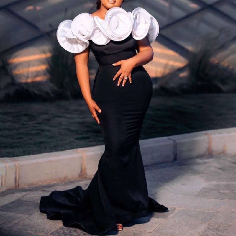 Elegant Black Evening Rosed Gown