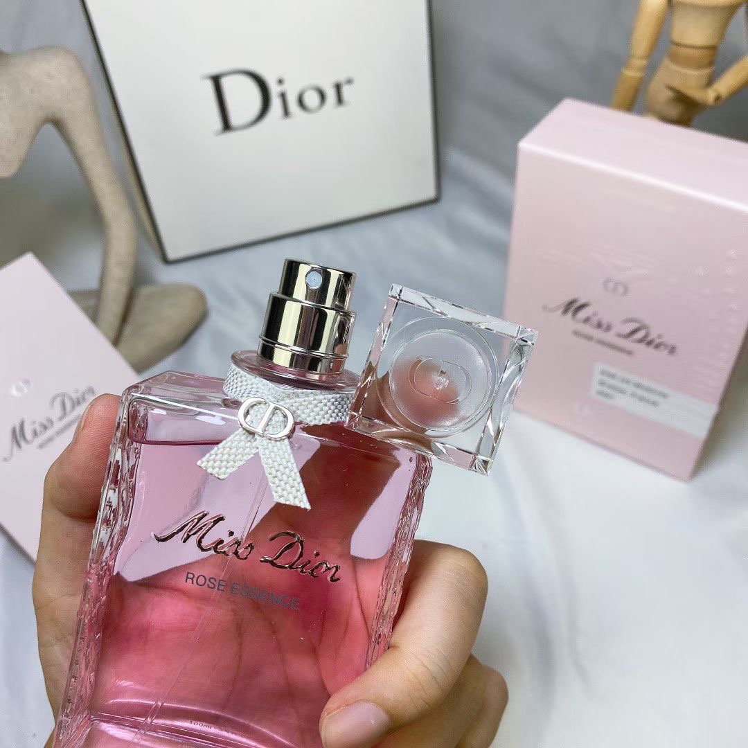 Miss Dior Rose Essence Eau de Parfum