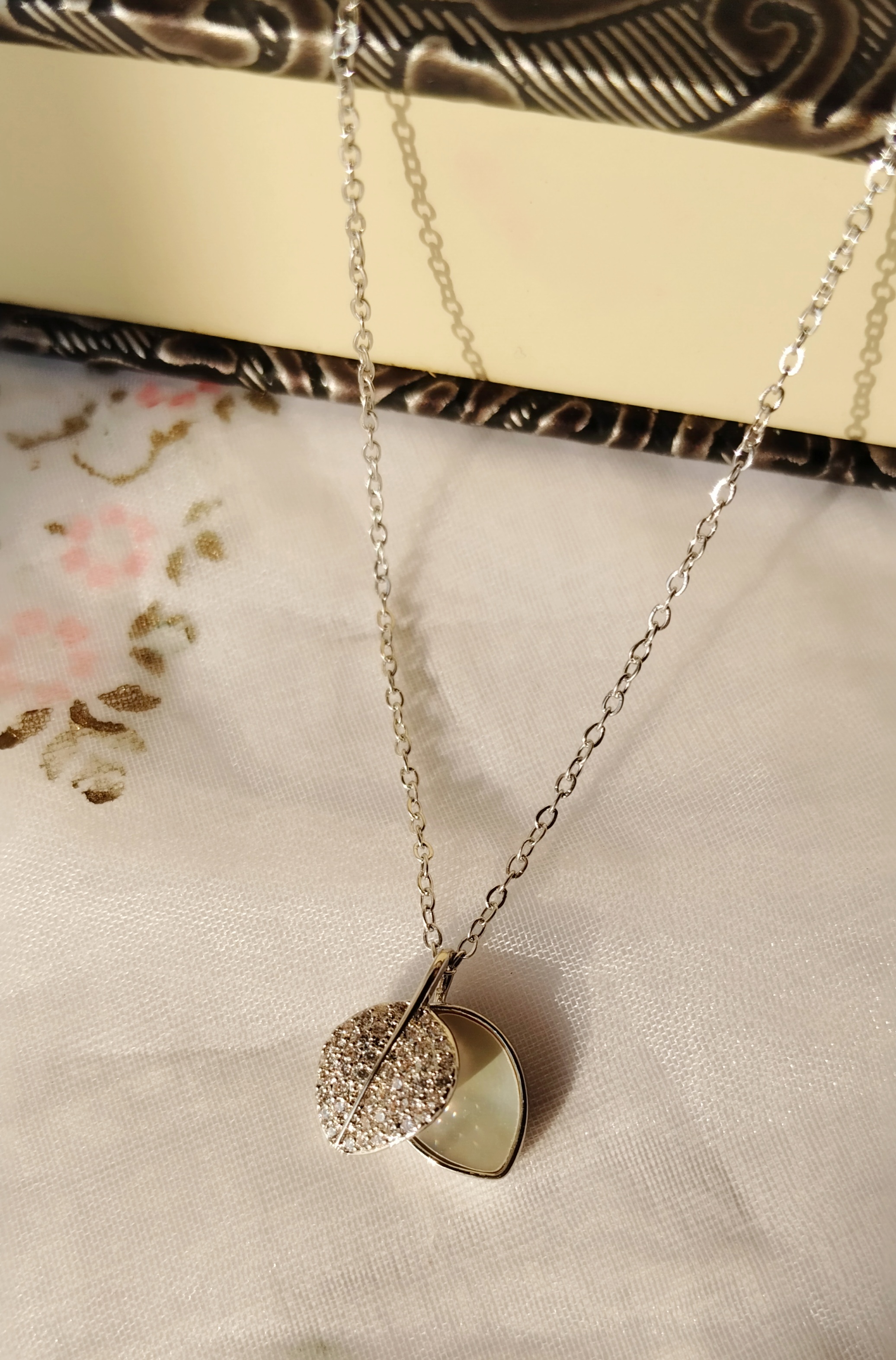 Stainless Steel Leaf Chain Pendant 