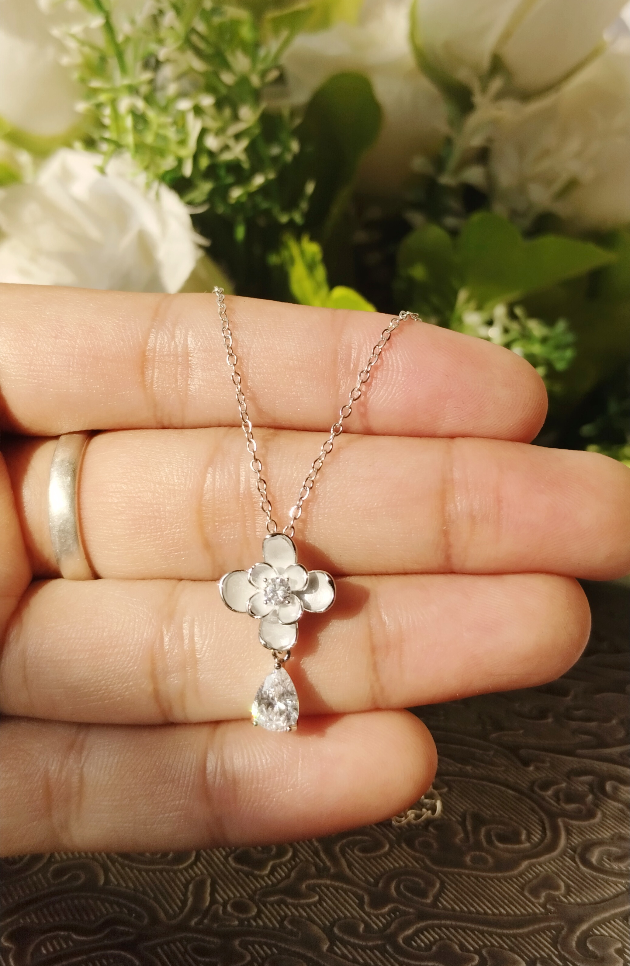 Stainless Steel Flower Chain Pendant 