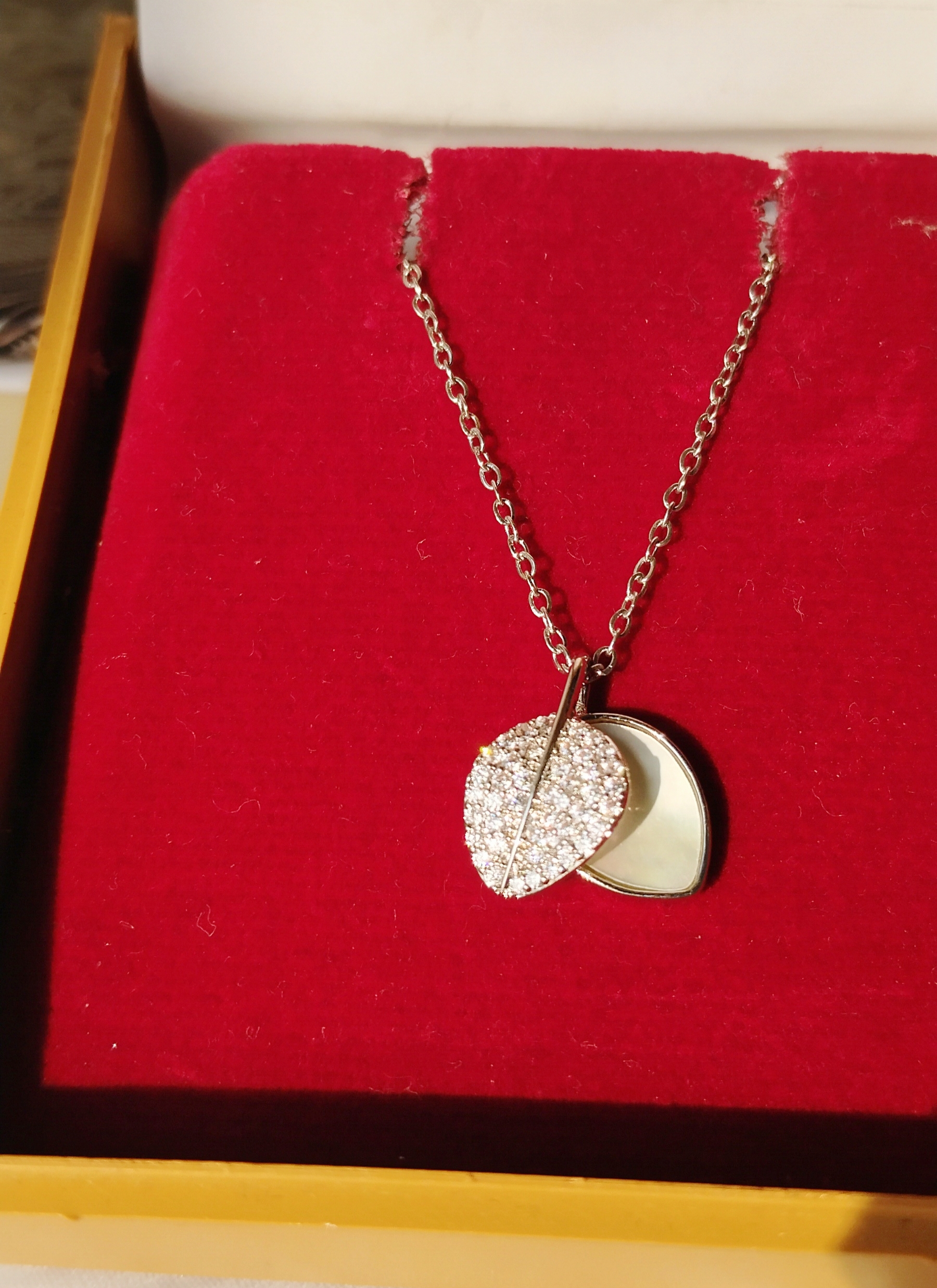 Stainless Steel Leaf Chain Pendant 