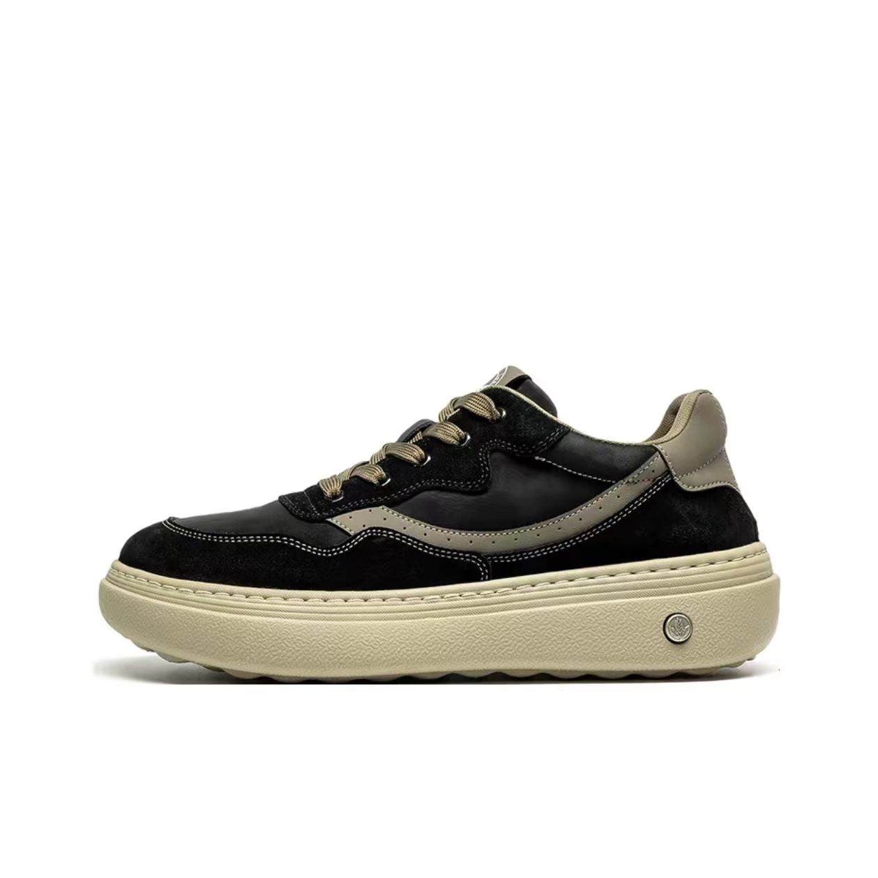 Casual Black and Beige Sneaker