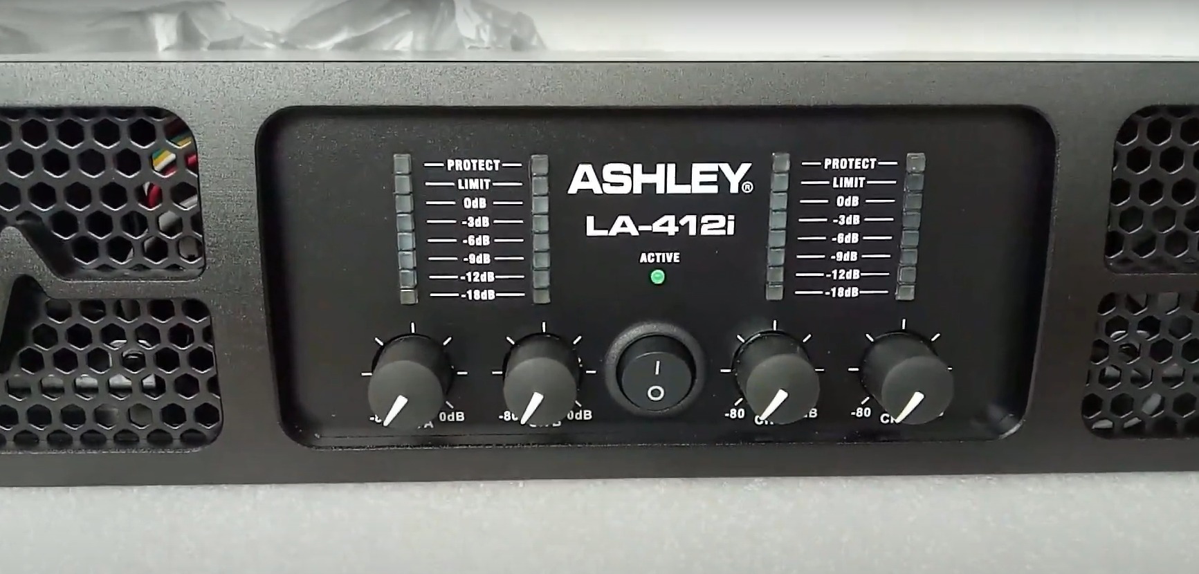 Power Amplifier ASHLEY LA-412i 4chanel Profesional 