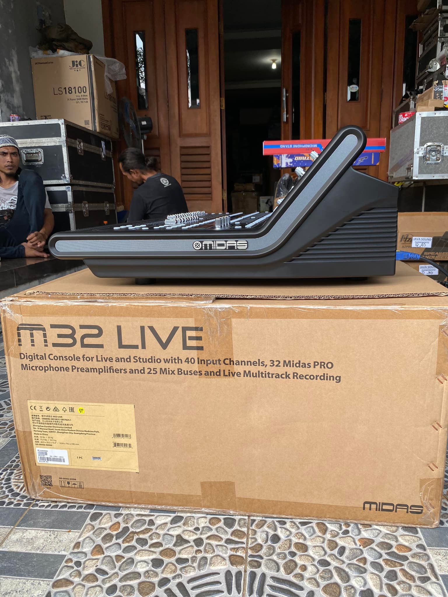 Digital Mixer Audio MIDAS M32 LIVE Garansi Resmi 