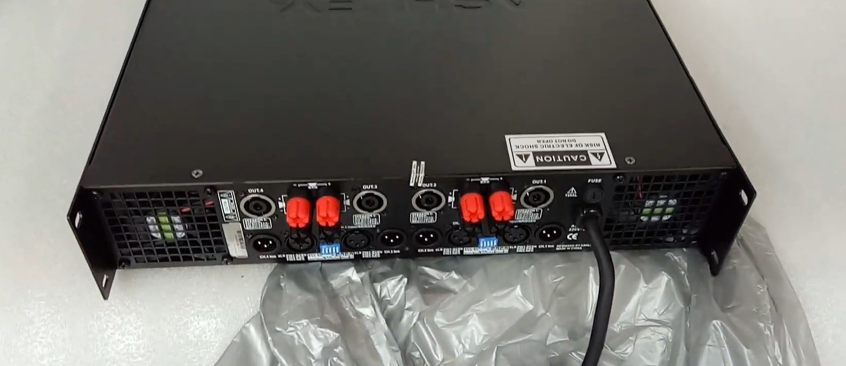 Power Amplifier ASHLEY LA-412i 4chanel Profesional 