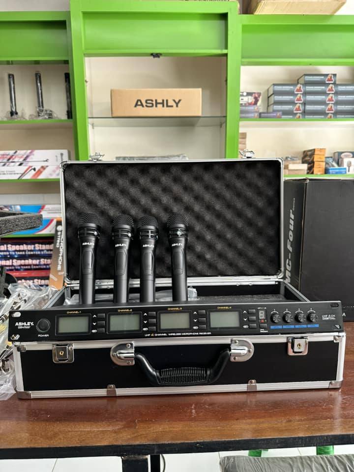 Microphone Wireless Ashley MC FOUR isi 4 Mic Handheld