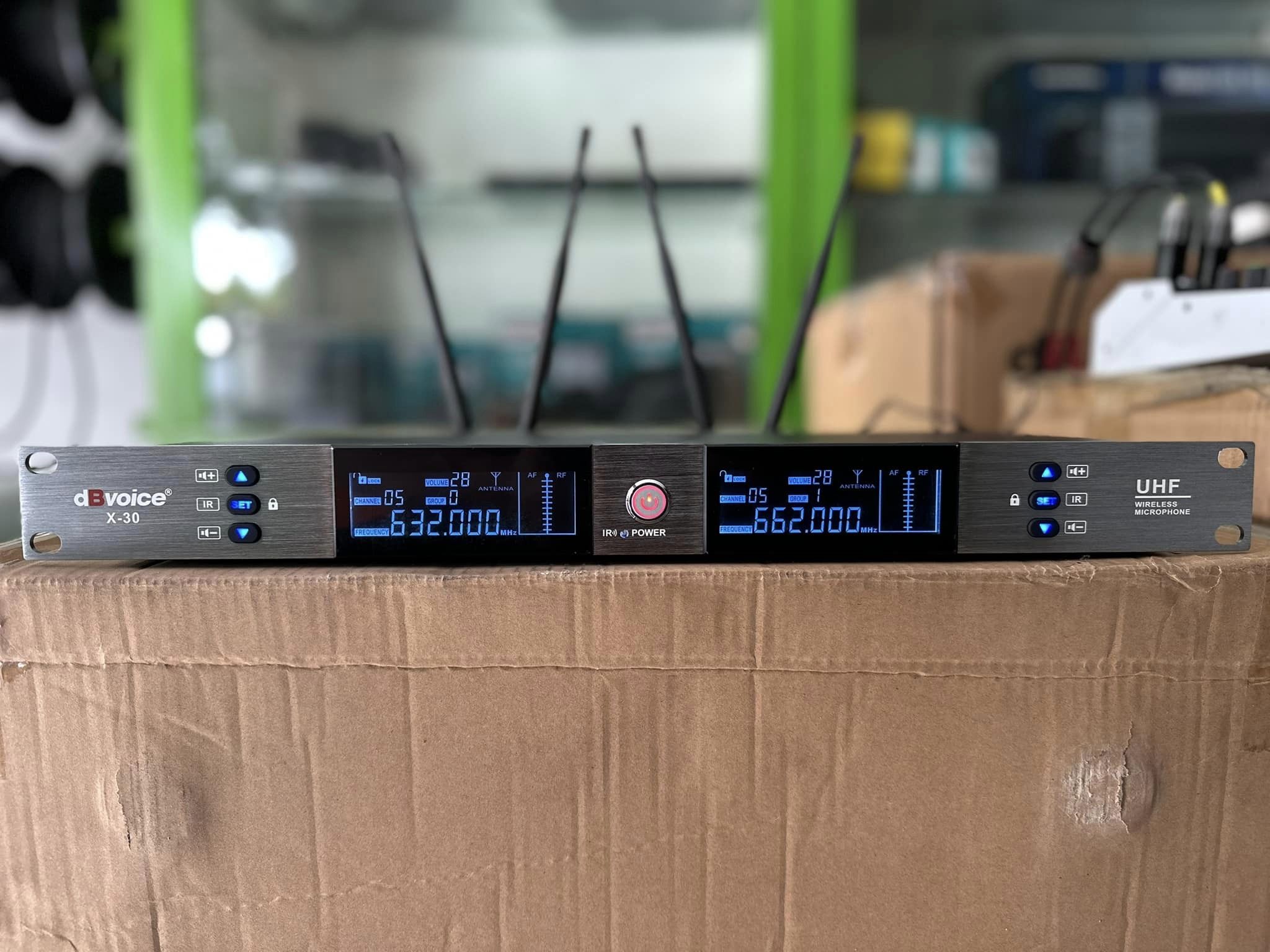 dBVoice X-30 2chanel Professional Wireless Microphone