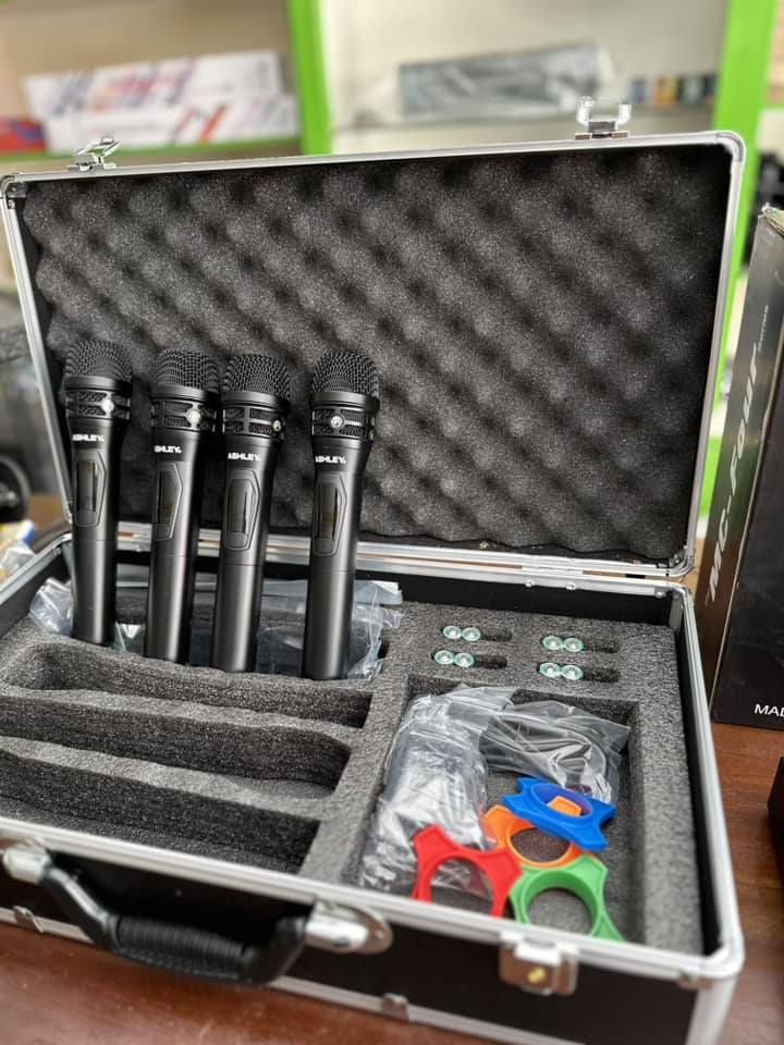Microphone Wireless Ashley MC FOUR isi 4 Mic Handheld