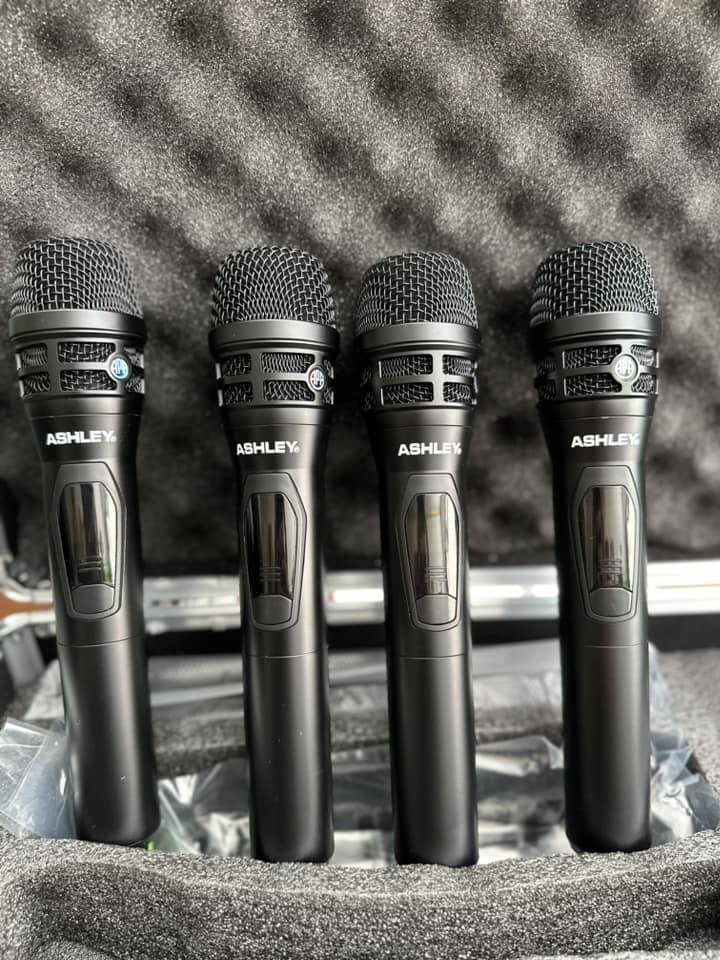 Microphone Wireless Ashley MC FOUR isi 4 Mic Handheld
