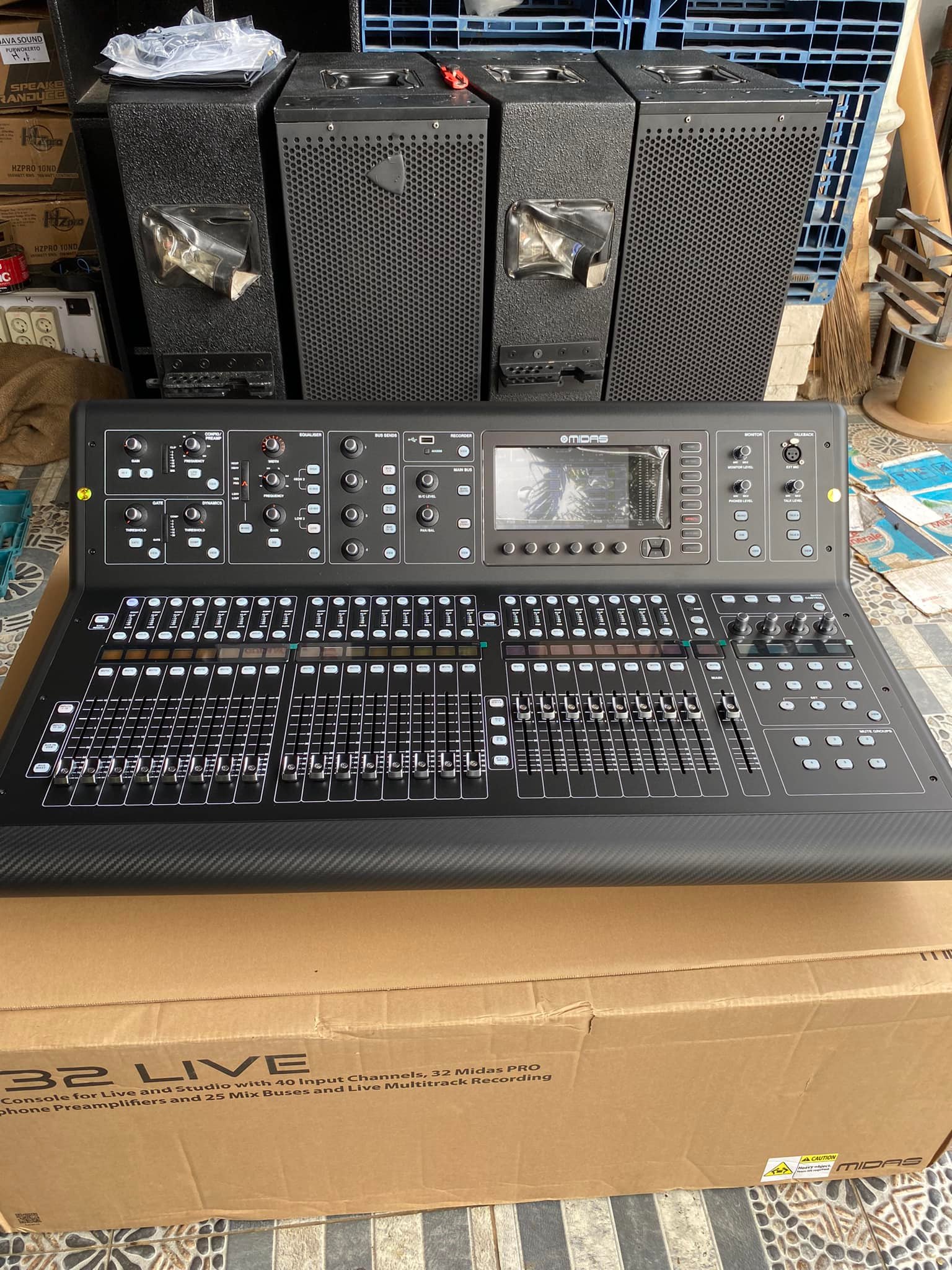 Digital Mixer Audio MIDAS M32 LIVE Garansi Resmi 