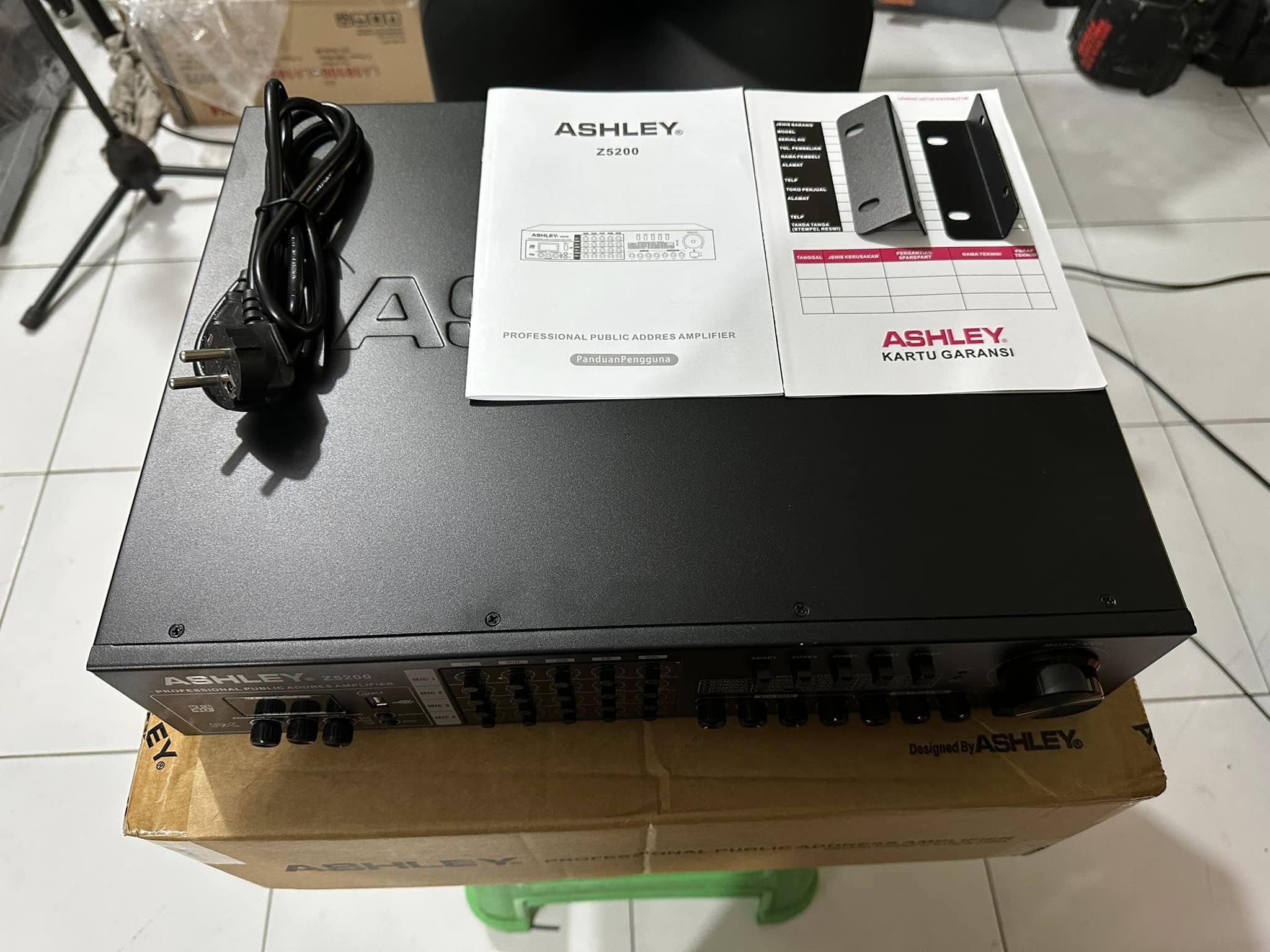 POWER AMPLIFIER ASHLEY ZS200 Public Address Amplifier