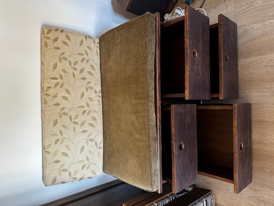 Coffre “Racines” – chêne massif teinté au brou de noix