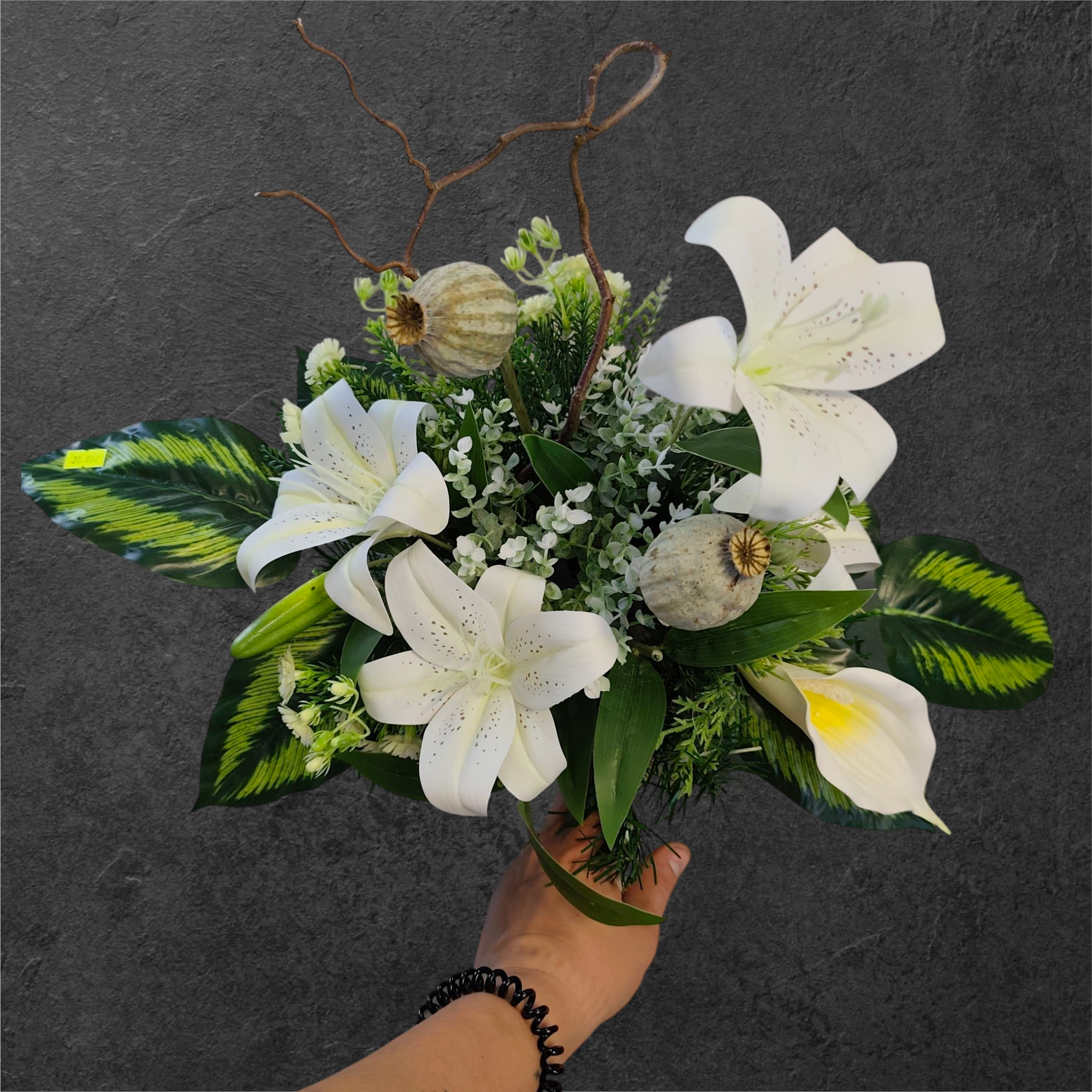 Dirbtinių gėlių puokštė