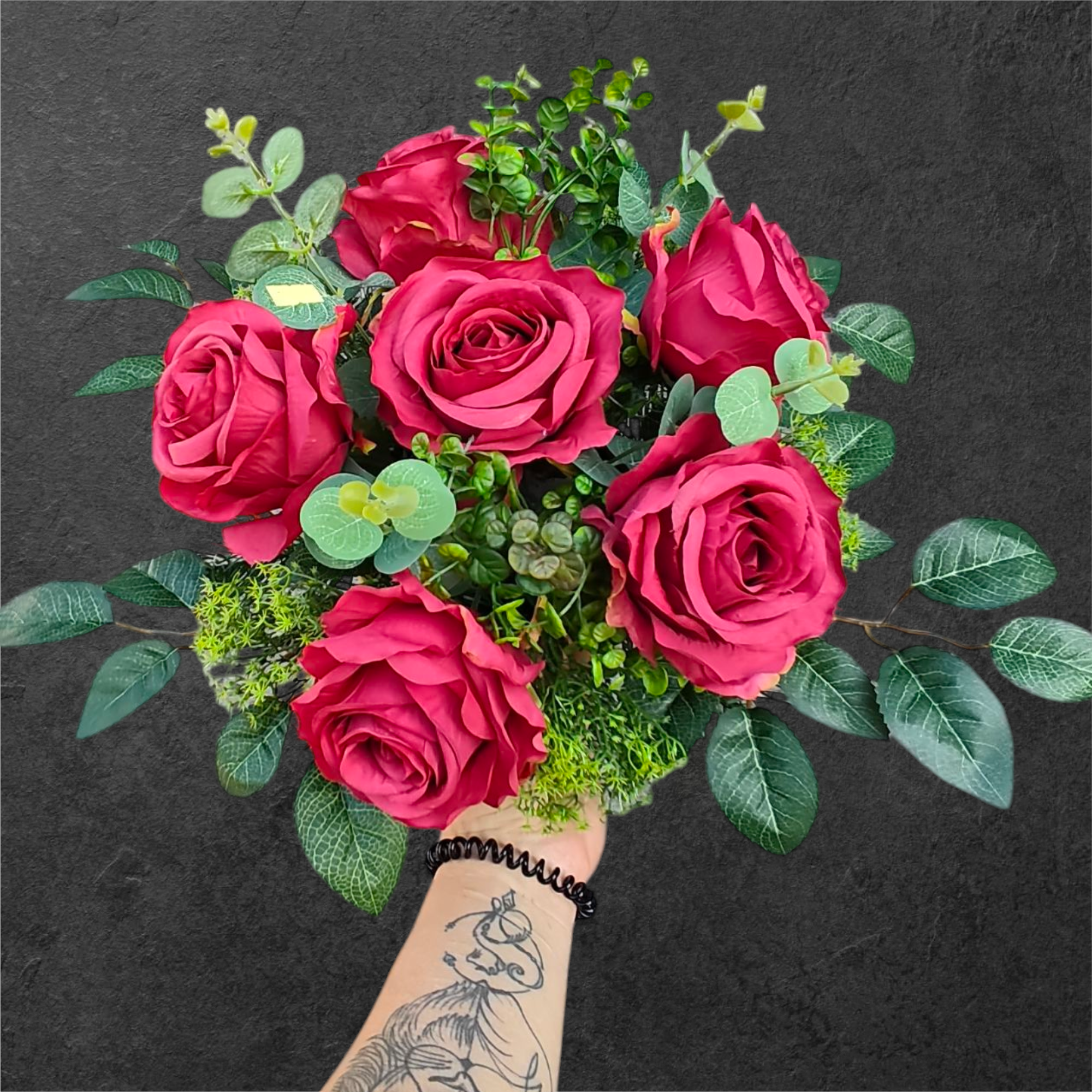 Dirbtinė rožių puokštė