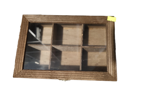 Medinė dėžutė su stiklo dangčiu arbatai