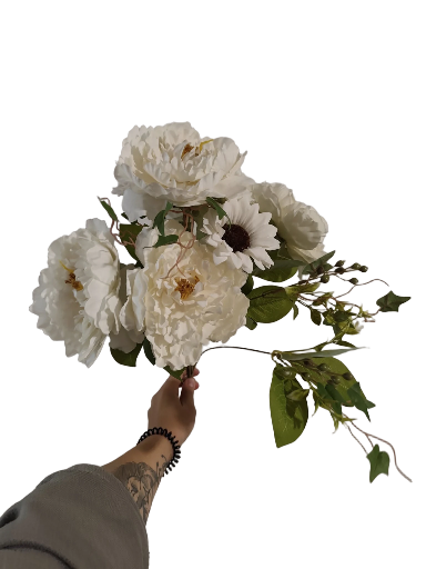 Dirbtinių gėlių puokštė