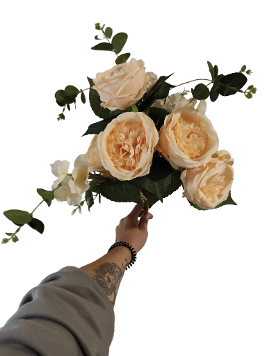 Dirbtinių gėlių puokštė